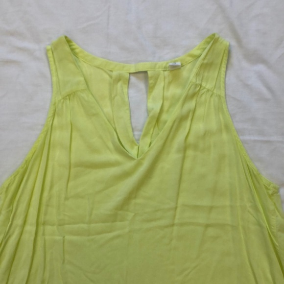 🎉HP🎉 Old Navy XL V-neck Tank Top - Picture 3 of 6